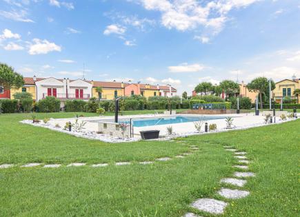 Апартаменты за 330 000 евро в Линьяно-Саббьядоро, Италия