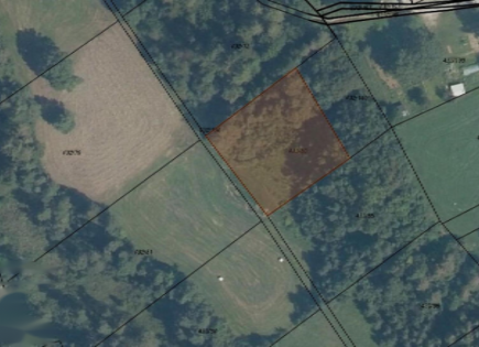 Земля за 255 312 евро в Луции, Словения