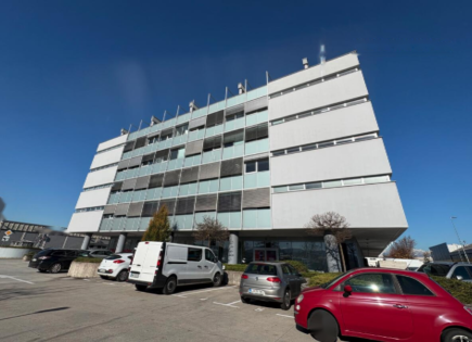 Офис за 420 400 евро в Любляне, Словения