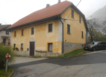 Дом за 89 000 евро в Идрии, Словения