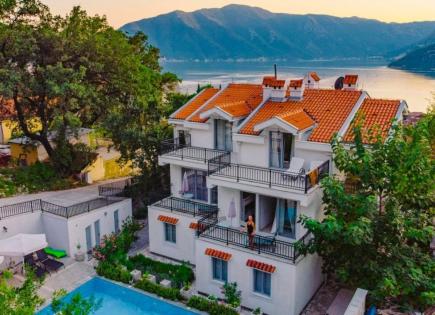 Квартира за 245 700 евро в Рисане, Черногория