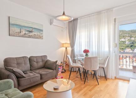 Квартира за 185 000 евро в Тивате, Черногория