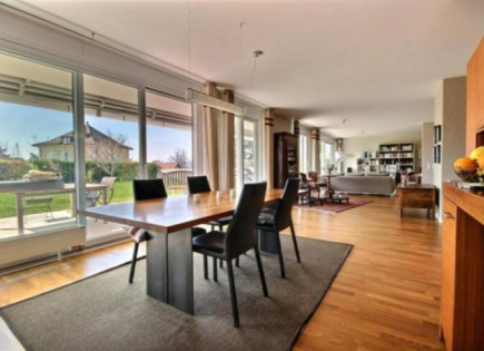 Квартира за 372 600 евро в Каннах, Франция