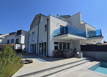 Вилла за 1 500 000 евро в Порече, Хорватия