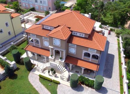 Отель, гостиница за 1 650 000 евро в Фунтане, Хорватия