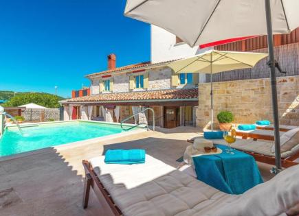 Отель, гостиница за 790 000 евро в Буйе, Хорватия