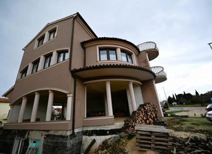 Отель, гостиница за 910 000 евро в Ровини, Хорватия