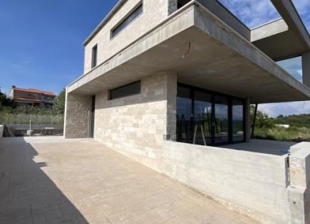 Дом за 680 000 евро в Умаге, Хорватия