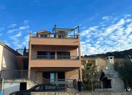 Дом за 1 250 000 евро в Рогознице, Хорватия