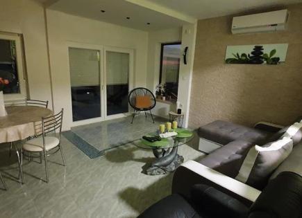 Квартира за 220 000 евро в Порече, Хорватия