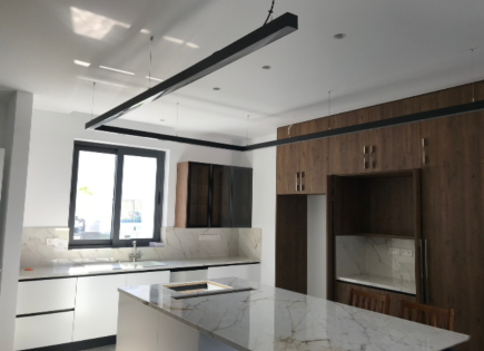 Квартира за 2 100 000 евро в Като-Полемидии, Кипр