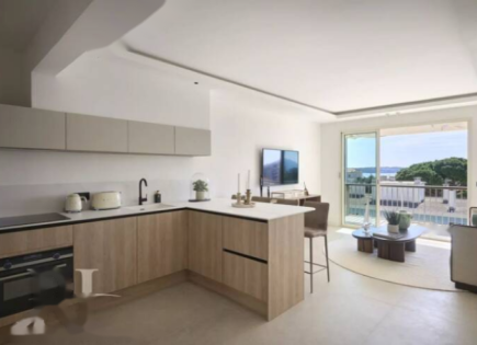 Квартира за 695 000 евро в Каннах, Франция