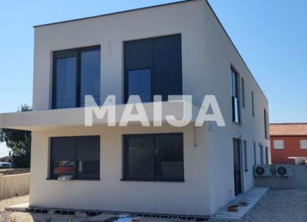 Коттедж за 390 000 евро в Лижняне, Хорватия