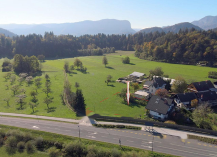 Земля за 348 000 евро в Бледе, Словения