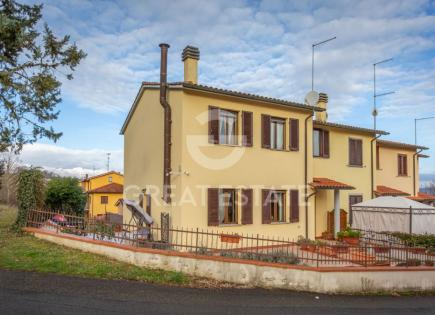 Вилла за 198 000 евро в Фабро, Италия