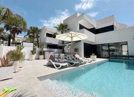 Вилла за 2 500 евро за месяц в Ла Марине, Испания