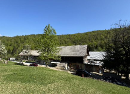 Ферма за 560 000 евро в Радовлице, Словения