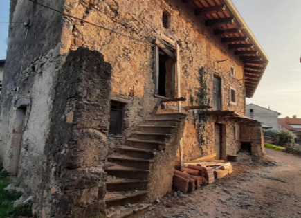 Дом за 65 000 евро в Комене, Словения