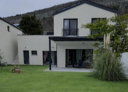 Дом за 550 000 евро в Сежане, Словения