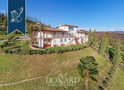 Вилла за 2 300 000 евро в Лукке, Италия