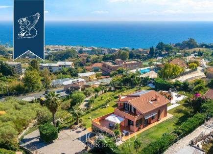 Вилла в Сан-Ремо, Италия (цена по запросу)