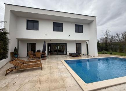 Вилла за 560 000 евро в Ровини, Хорватия