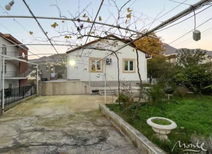 Вилла за 300 000 евро в Добра Воде, Черногория