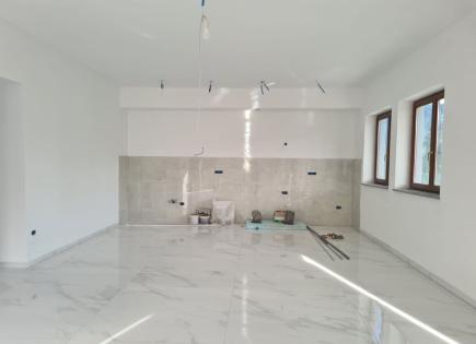 Квартира за 310 000 евро в Порече, Хорватия