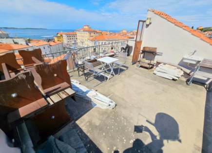 Квартира за 345 000 евро в Пиране, Словения