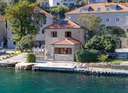 Дом за 1 200 000 евро в Муо, Черногория