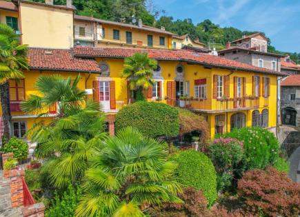 Вилла за 1 200 000 евро в Лезе, Италия