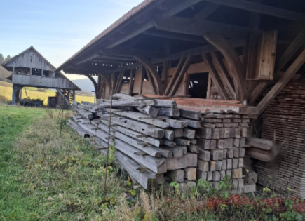 Ферма за 280 000 евро в Требне, Словения