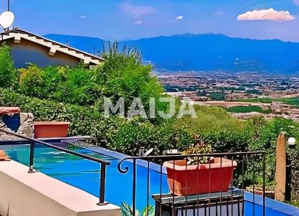 Вилла за 800 000 евро в Пистое, Италия