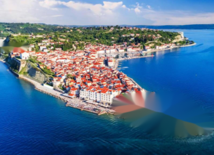 Квартира за 310 000 евро в Пиране, Словения