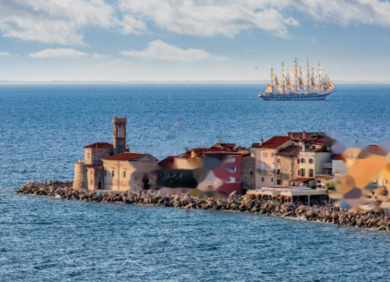 Квартира за 369 880 евро в Пиране, Словения