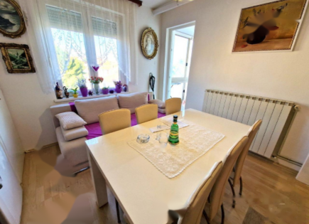 Квартира за 315 000 евро в Пиране, Словения