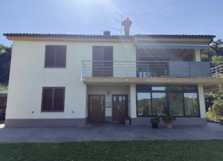 Квартира за 465 000 евро в Копере, Словения