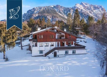 Вилла в Кортина Д'Ампеццо, Италия (цена по запросу)