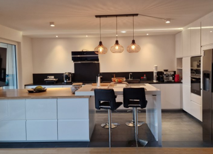 Квартира за 930 000 евро в Люксембурге, Люксембург