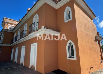 Коммерческая недвижимость за 2 800 000 евро в Эстепоне, Испания