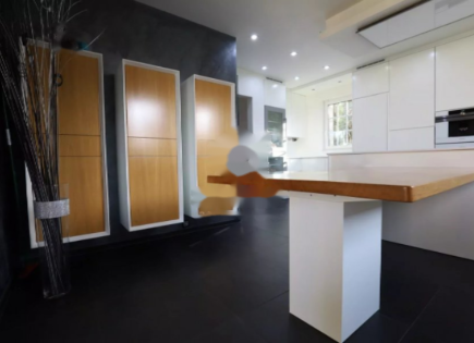 Квартира за 1 325 000 евро в Люксембурге, Люксембург