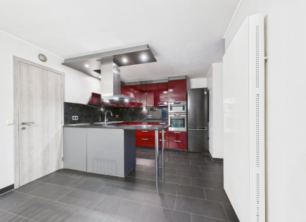 Квартира за 635 000 евро в Люксембурге, Люксембург