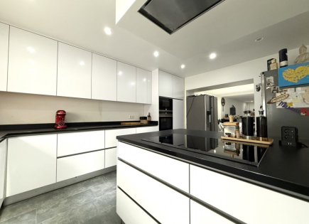 Квартира за 740 000 евро в Люксембурге, Люксембург