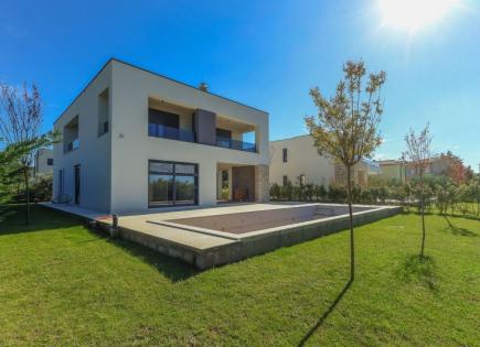 Вилла за 990 000 евро в Порече, Хорватия