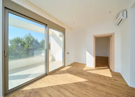 Квартира за 275 000 евро в Тивате, Черногория