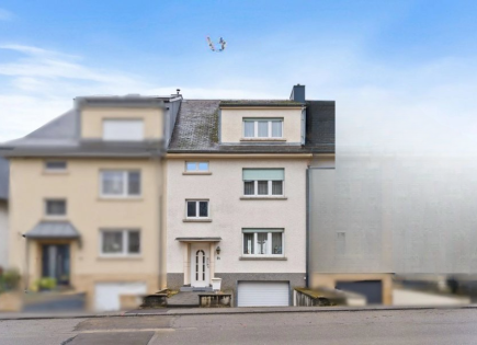 Квартира за 695 000 евро в Люксембурге, Люксембург