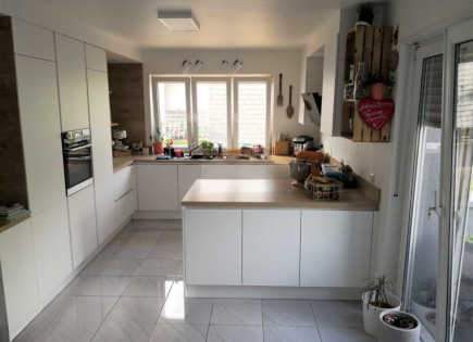 Квартира за 689 000 евро в Люксембурге, Люксембург