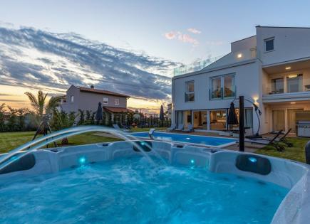 Дом за 685 000 евро в Порече, Хорватия