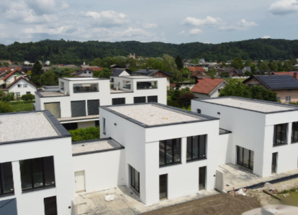 Дом за 731 100 евро в Любляне, Словения