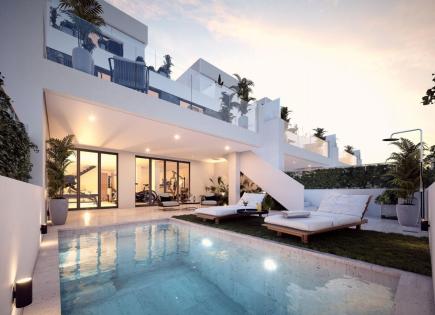 Вилла за 720 000 евро в Лос Алькасарес, Испания
